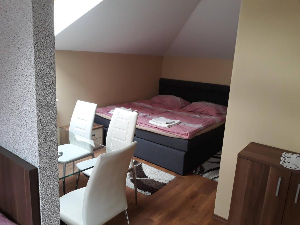 Fridrich Apartman Velky Meder Exterior photo